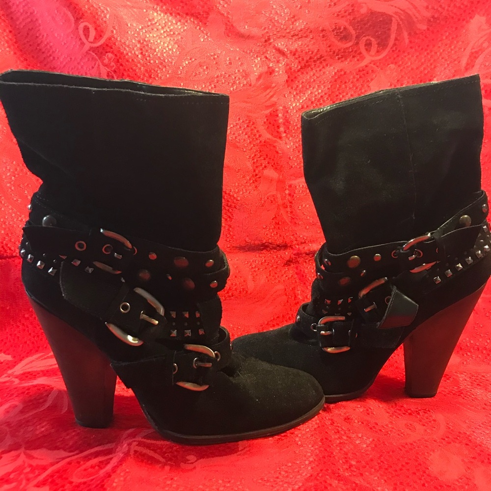 Women’s Black suede boots